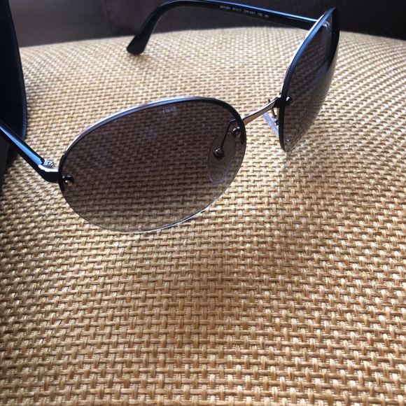 Prada sunglasses - Picture 2 of 5